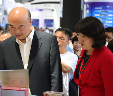 省長關(guān)心，三八婦樂絲博會吸睛引圍觀