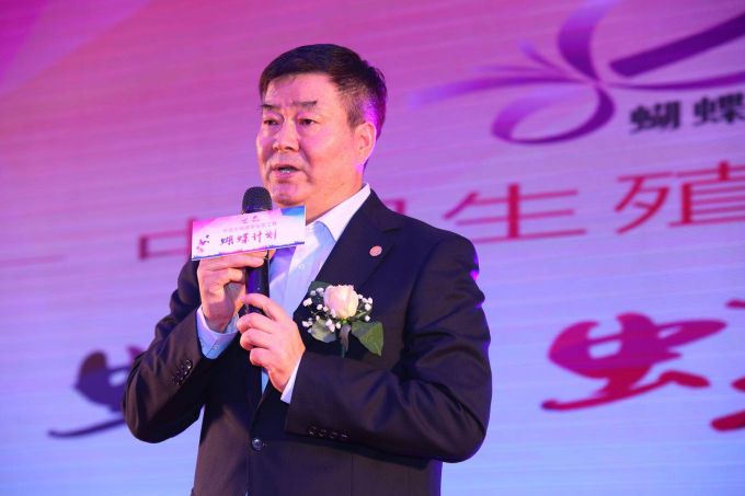 三八婦樂袁曉峰：讓更多伙伴分享華泰藥業(yè)上市的紅利