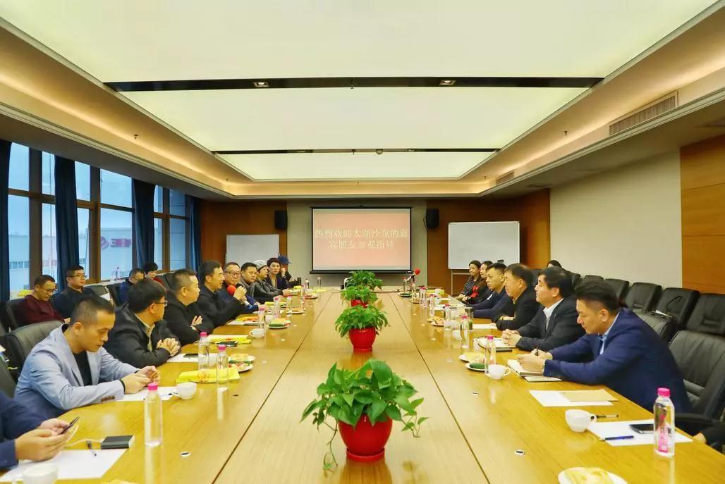 頭腦風(fēng)暴來(lái)襲！“太湖沙龍”走進(jìn)三八婦樂(lè)綻放出思想的火花……