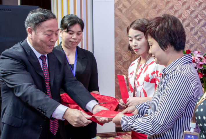 《歌唱祖國(guó)》唱響生殖健康咨詢技能培訓(xùn)班    三八婦樂(lè)別樣形式迎接祖國(guó)70周年華誕