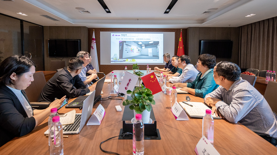 柞水縣縣長崔孝栓一行到三八婦樂集團調(diào)研