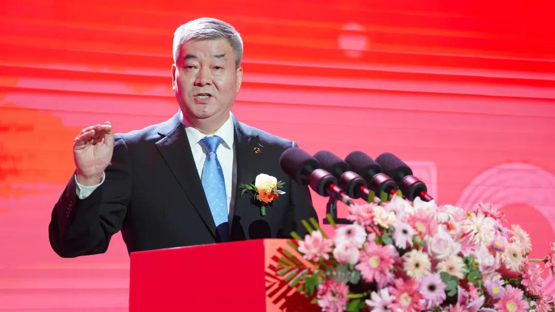 三八婦樂袁曉峰：堅持源于守護女性健康的初心！（在5月29日三八婦樂成立29周年暨第四屆財智女性發(fā)展大會上的講話）