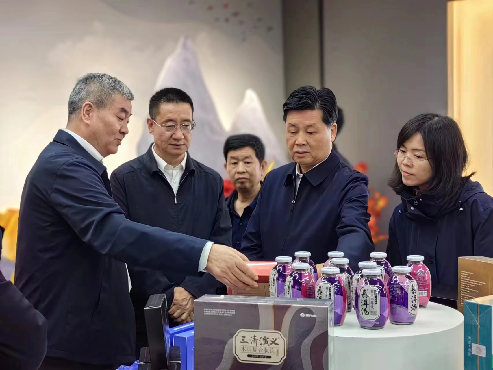 陜西省政協(xié)委員、三八婦樂袁曉峰榮獲2023年度優(yōu)秀省政協(xié)委員表彰