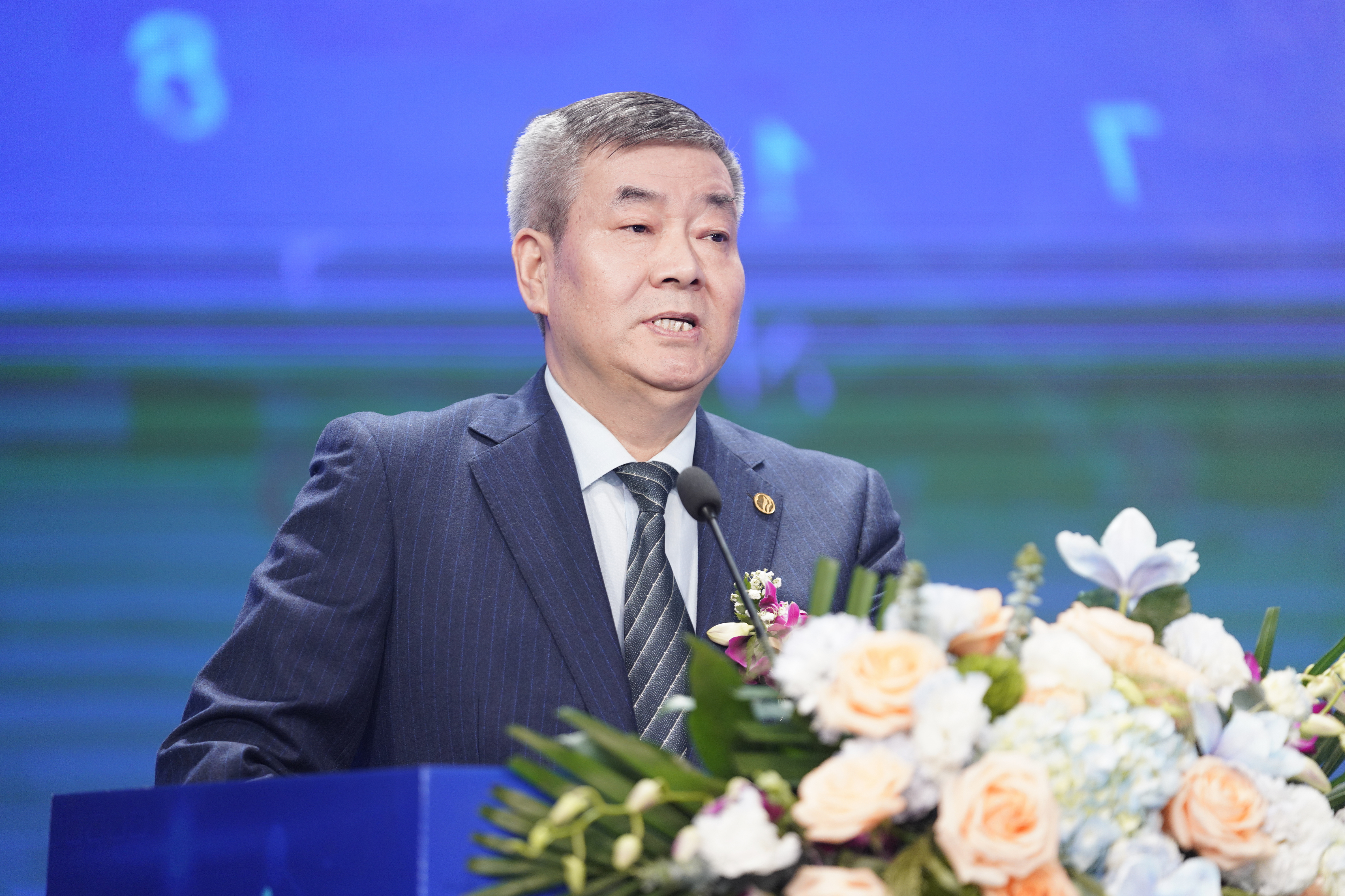 三八婦樂(lè)袁曉峰：學(xué)習(xí)黨的二十屆三中全會(huì)精神，堅(jiān)定企業(yè)發(fā)展信心。