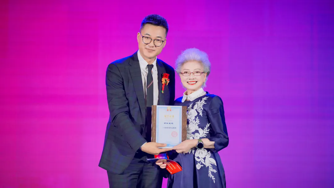 把健康和愛帶給更多女性！“神仙奶奶”盛瑞玲受聘為三八婦樂榮譽志愿者